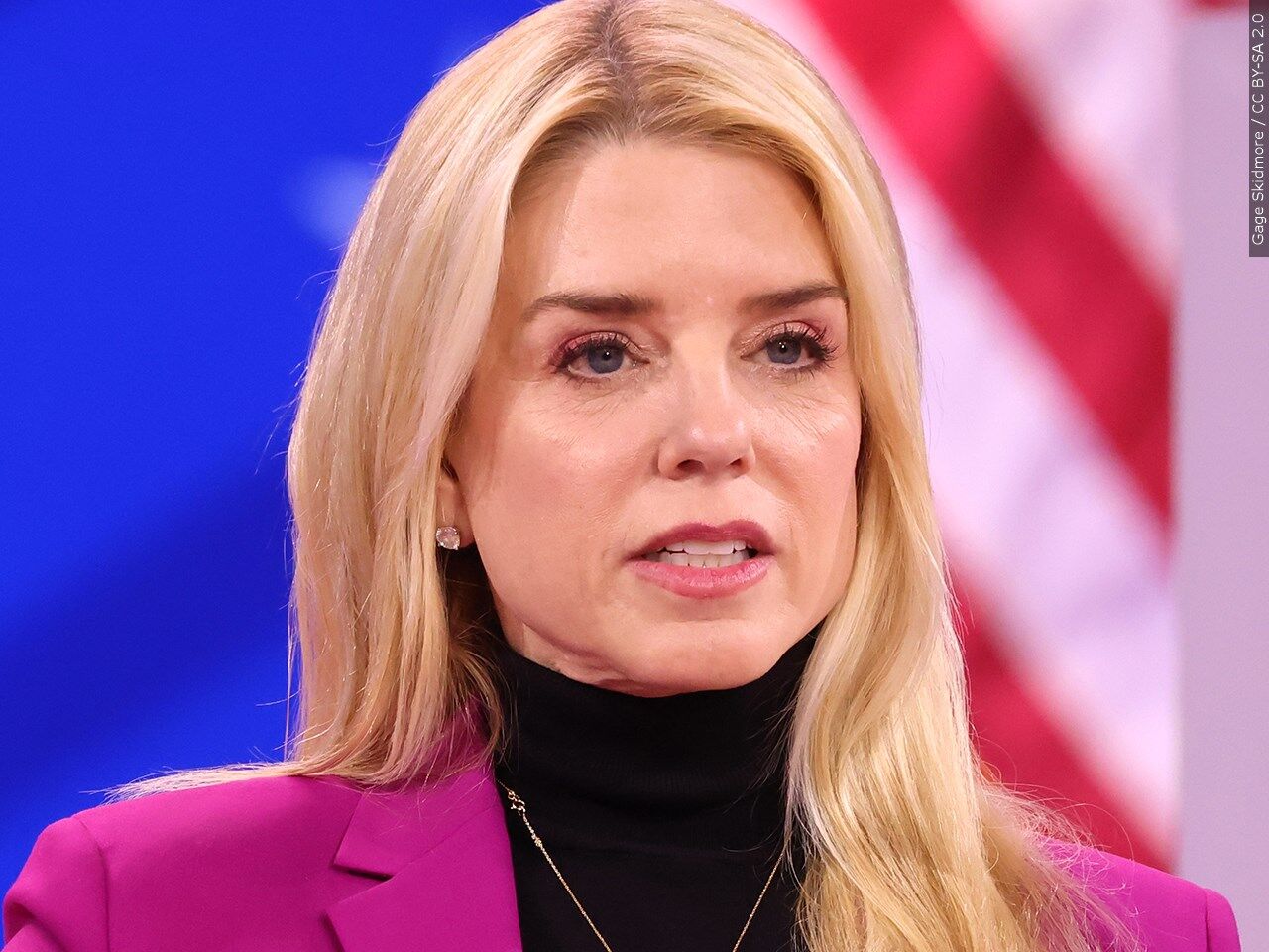 Bondi refuses to answer lawmakers' questions about Trump's involvement in  Epstein files release | National