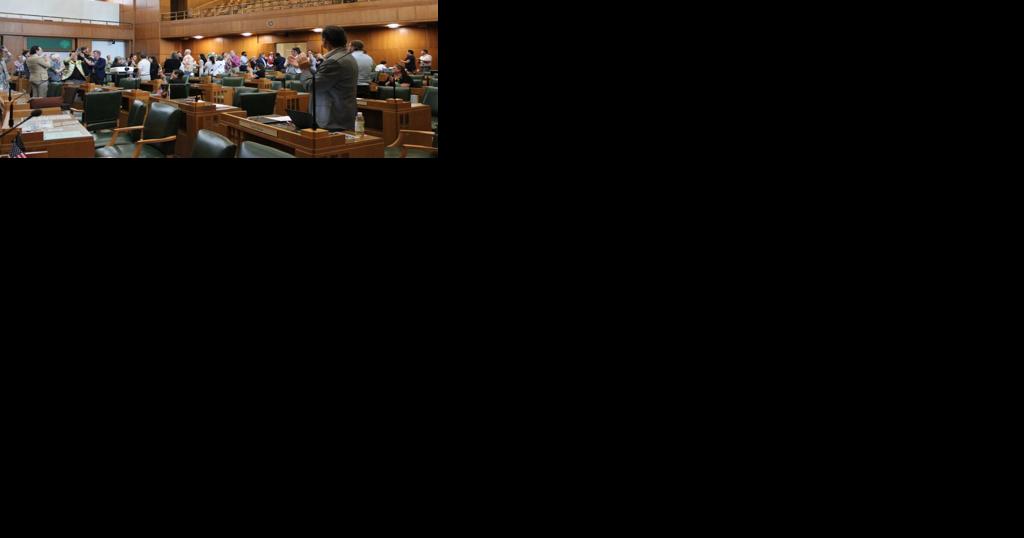Tumultuous Oregon legislative session ends with historic investments, historic rancor - Vimarsana News