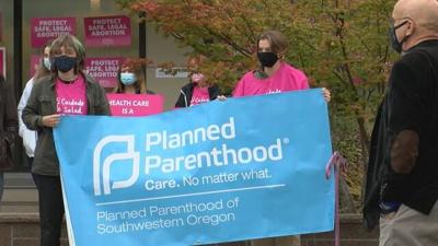 Sen. Ron Wyden hosts abortion rights rally in Eugene