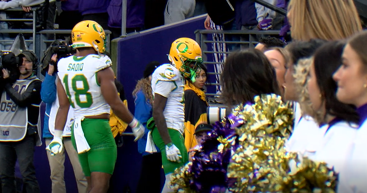 Oregon football secures playoff spot with win over Washington in Seattle