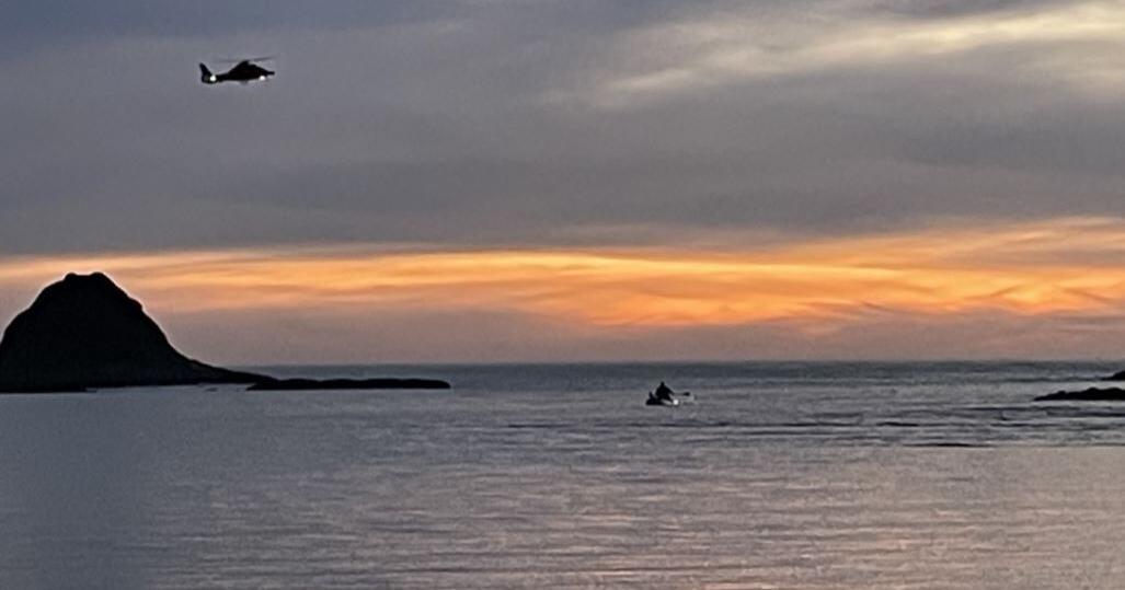 Stranded paddle boarder rescued at Sunset Beach - Vimarsana News