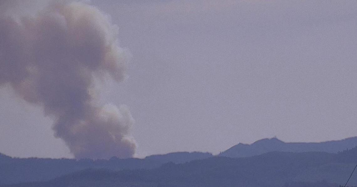 Multiple air and ground crews respond to Letsom Mountain Fire - Vimarsana News