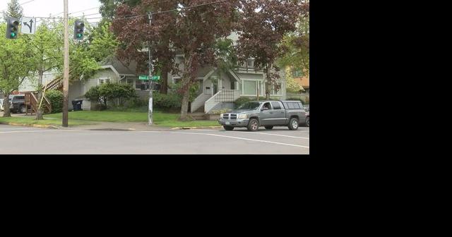 UO students facing fines, frustrated with party patrols - Vimarsana News
