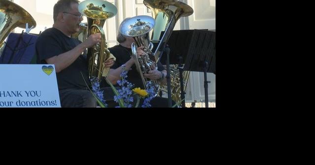 Ukraine benefit concert in Eugene raises nearly $16,000 for medical supplies - Vimarsana News