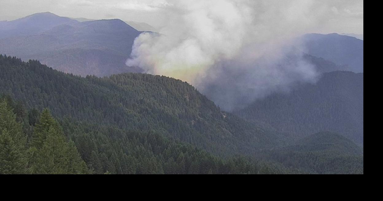 Level 1 evacuation notice issued for areas east of Oakridge due to fire