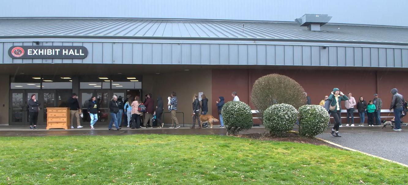 World's Largest Indoor Garage Sale sees hundreds of visitors News