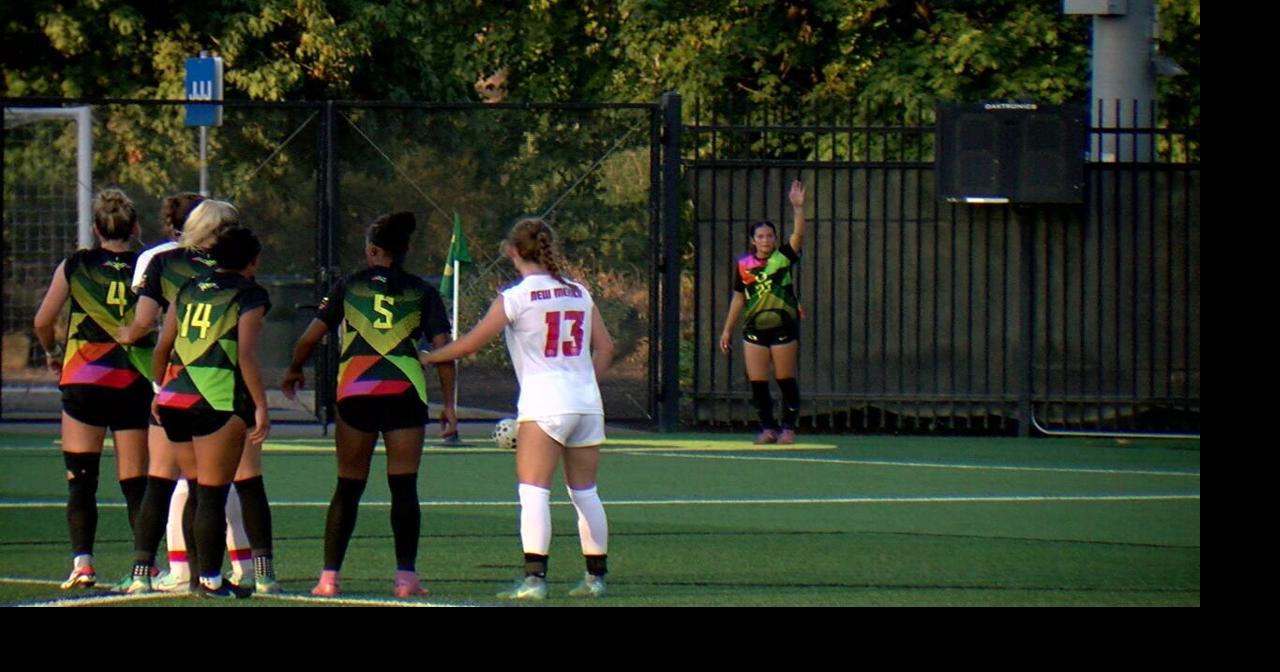 Oregon WSOC: Ducks fall in close match late to New Mexico