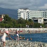 People in Russia's main Black Sea resort adapt to drone attacks and internet outages