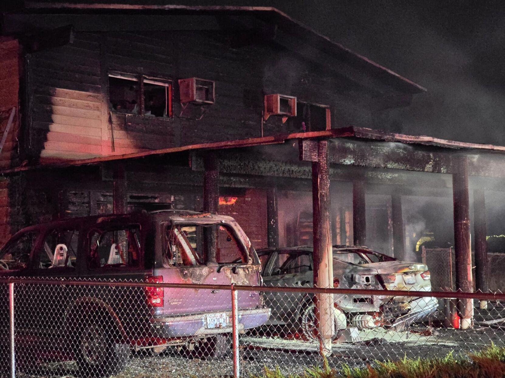 Massive fire engulfs Spokane Valley duplex and cars, shuts down East ...