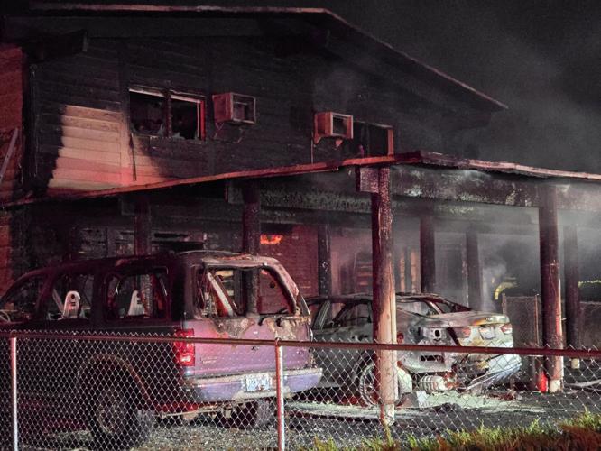 Massive fire engulfs Spokane Valley duplex and cars, shuts down East ...