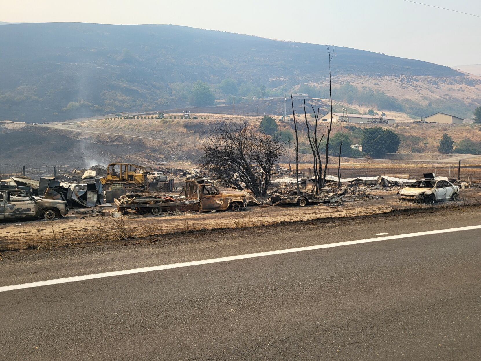 Gwen Fire stands at over 20,000 acres, burns through several