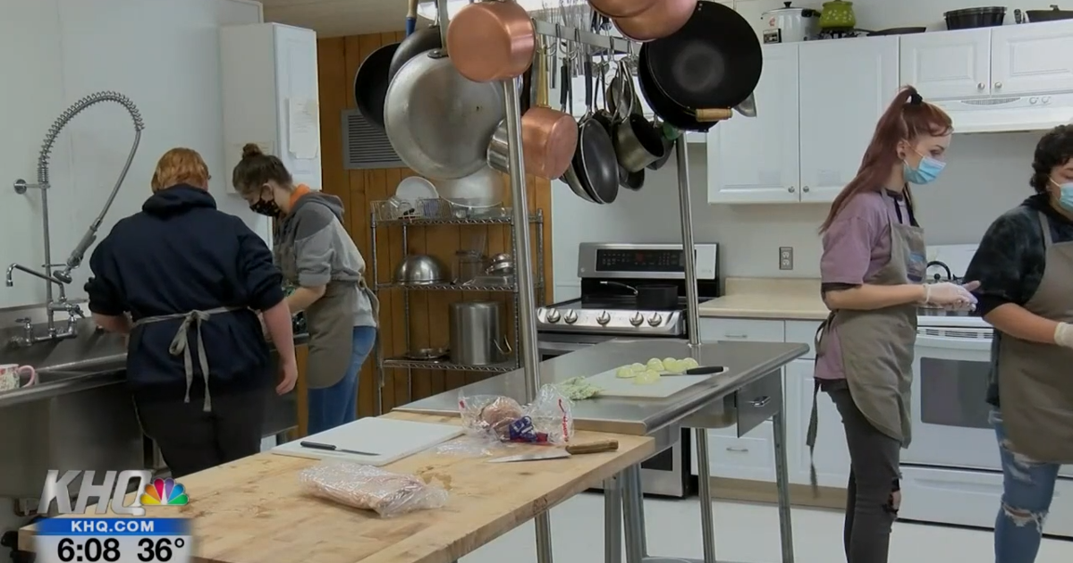 A North Idaho alternative school is making 150 Christmas Eve meals for