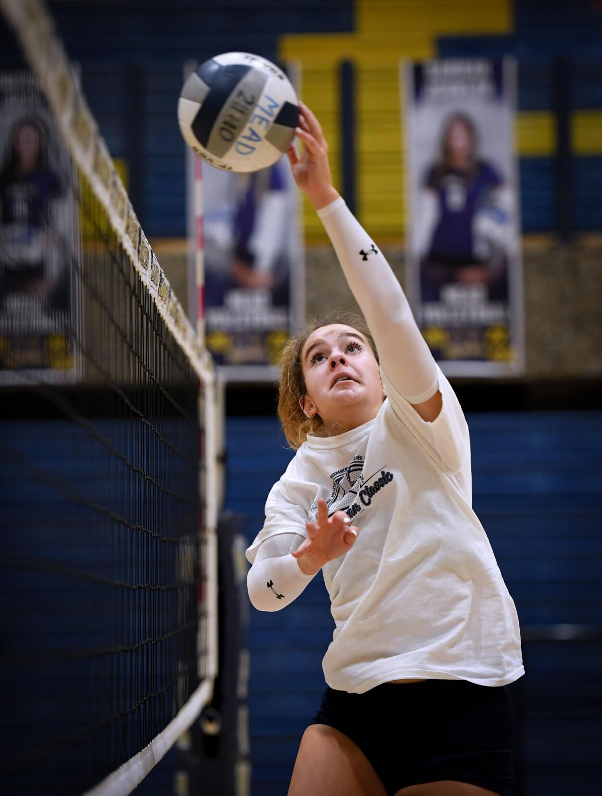 District Volleyball Mead Mt Spokane Rivalry Takes On New Meaning With Postseason Implications High School Sports Focus Khq Com