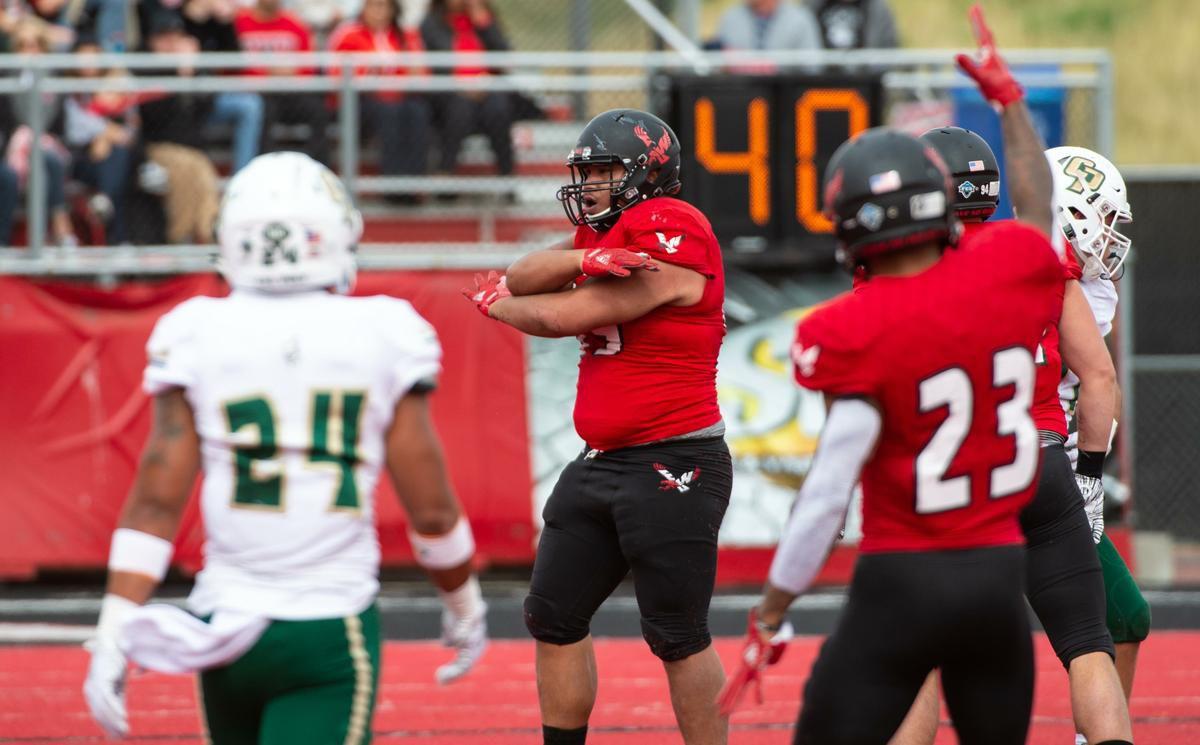 Eastern Washington Notebook Jay Tee Tiuli Makes The Trip But