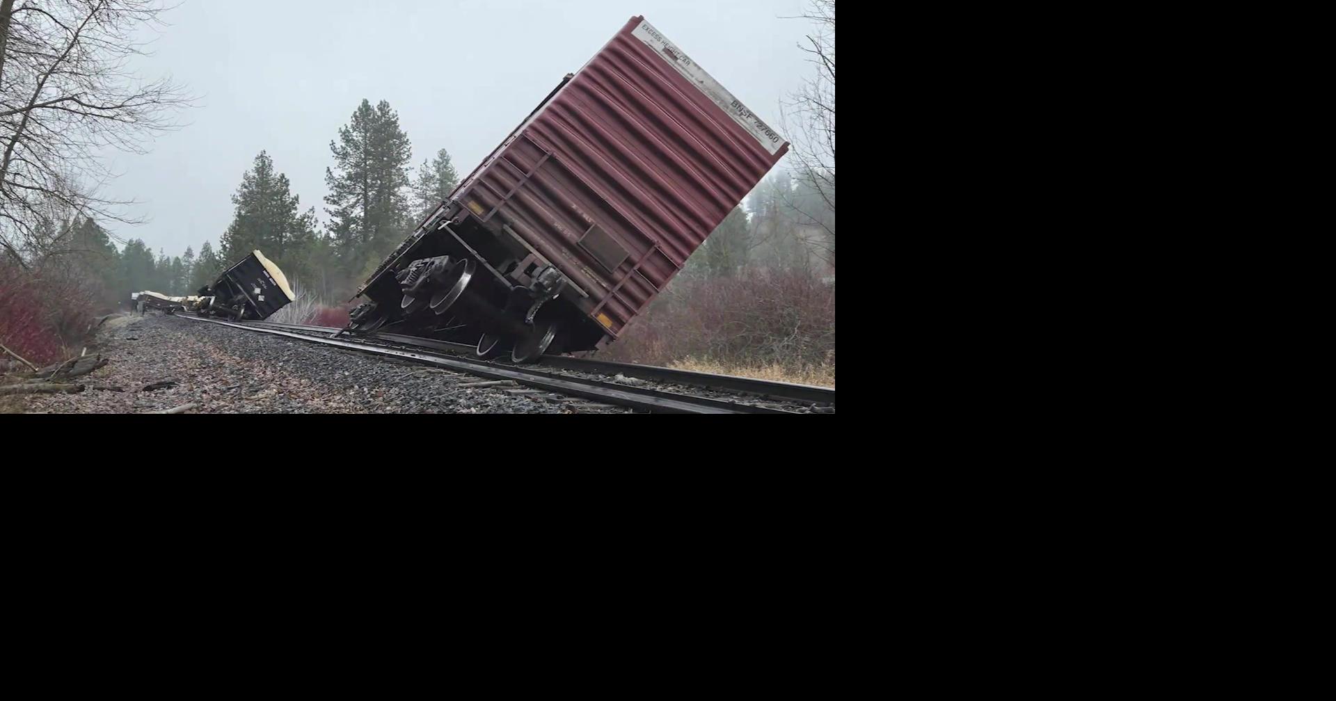 Train derails off Highway 395 near Blue Creek and Chewelah