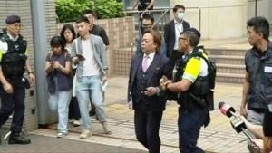 Hong Kong: Dois ex-membros do conselho distrital absolvidos em caso histórico de vandalismo