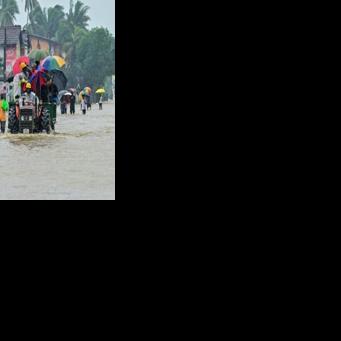 Sri Lanka has appealed for international assistnace to help the nearly half a million people affected by the floods