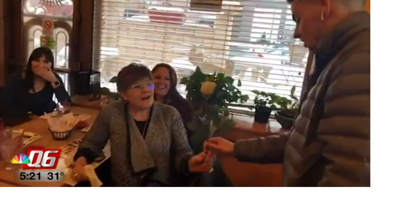 WATCH Spokane man delivers roses to single women on Valentine's Day