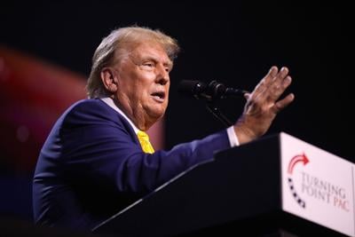 The Latest: Trump pledges to 'liberate' LA as he visits troops at Fort Bragg | National | khq.com