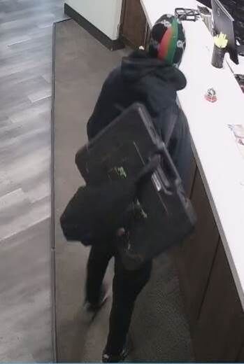 Spokane police ask for public’s help in locating armed robbery suspect ...
