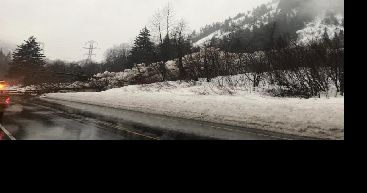 UPDATE 20 mile stretch of Stevens Pass closed overnight due to snow