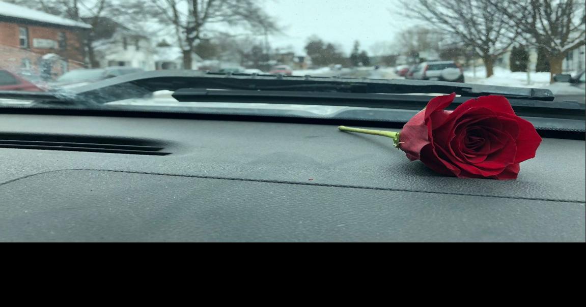 Spokane man delivers roses to single women on Valentine's Day