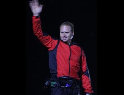 Get Wallpaper Hot Clicks Nik Wallenda Breaks 2 World Records On The Tight Rope Free HD