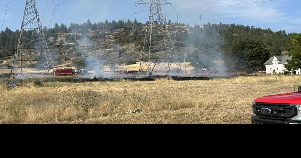 Spokane County firefighters battle brush fire near Minnehaha Park