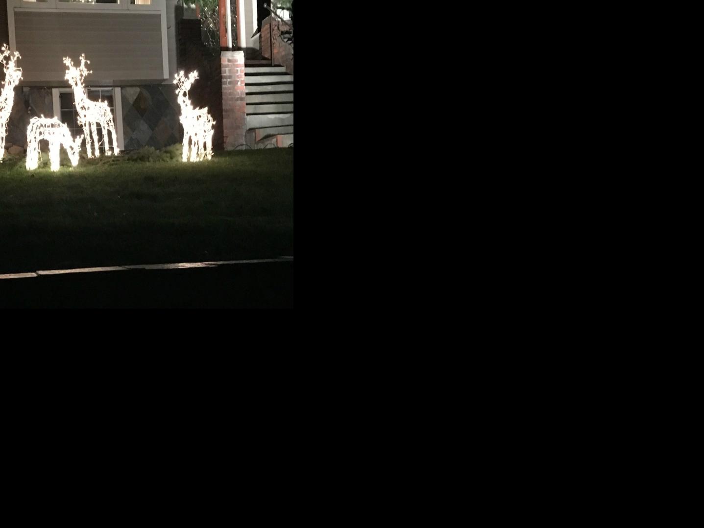 Grinch Steals Two Reindeer Decorations From A Spokane Family S