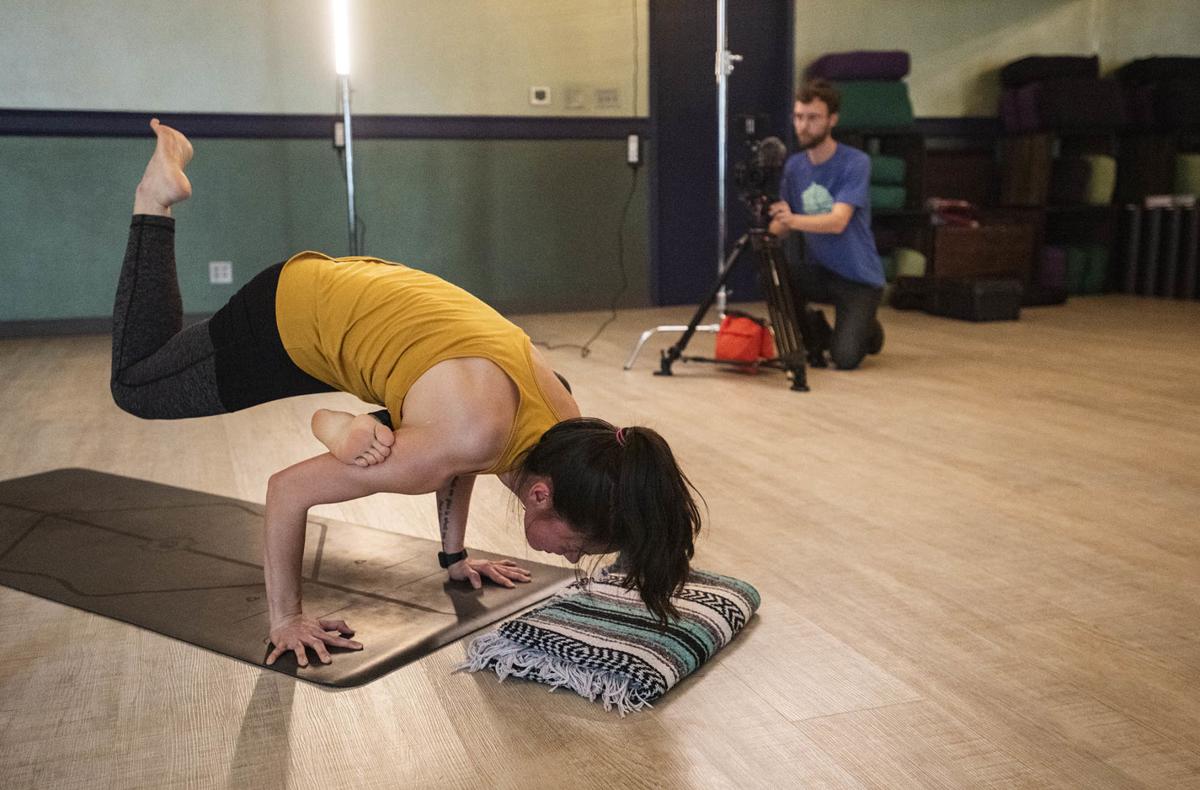 04082020_tmt_news_exercise_online_yoga_04web.jpg
