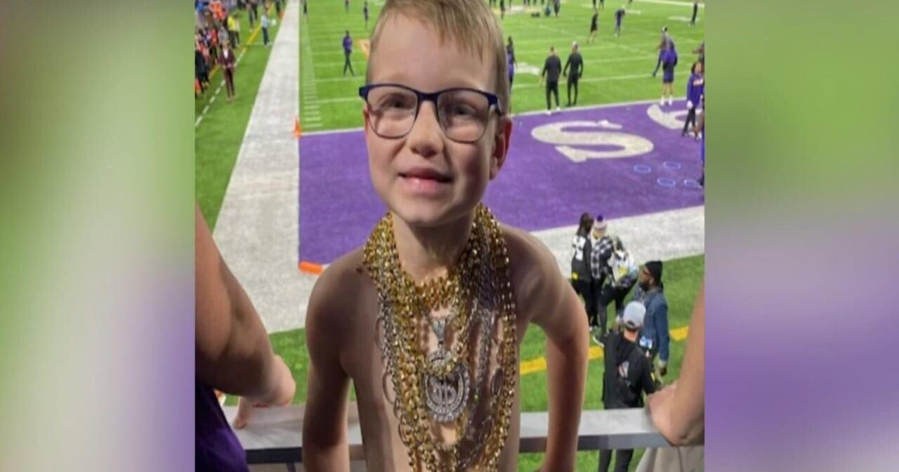 Meet "Little Kirko Chainz": The Eastern Iowa boy who has become an unofficial mascot for the Vikings - Vimarsana News