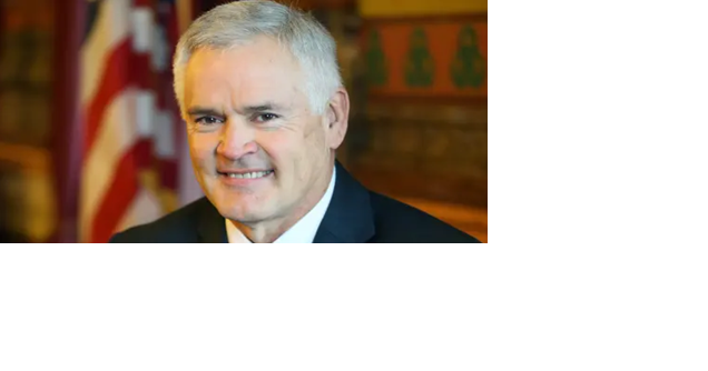 Lung cancer diagnosis for husband of Iowa Governor Kim Reynolds - Vimarsana News