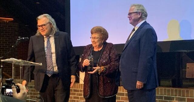 Sukup family honored at 2022 NIACC Pappajohn Entrepreneur Gala