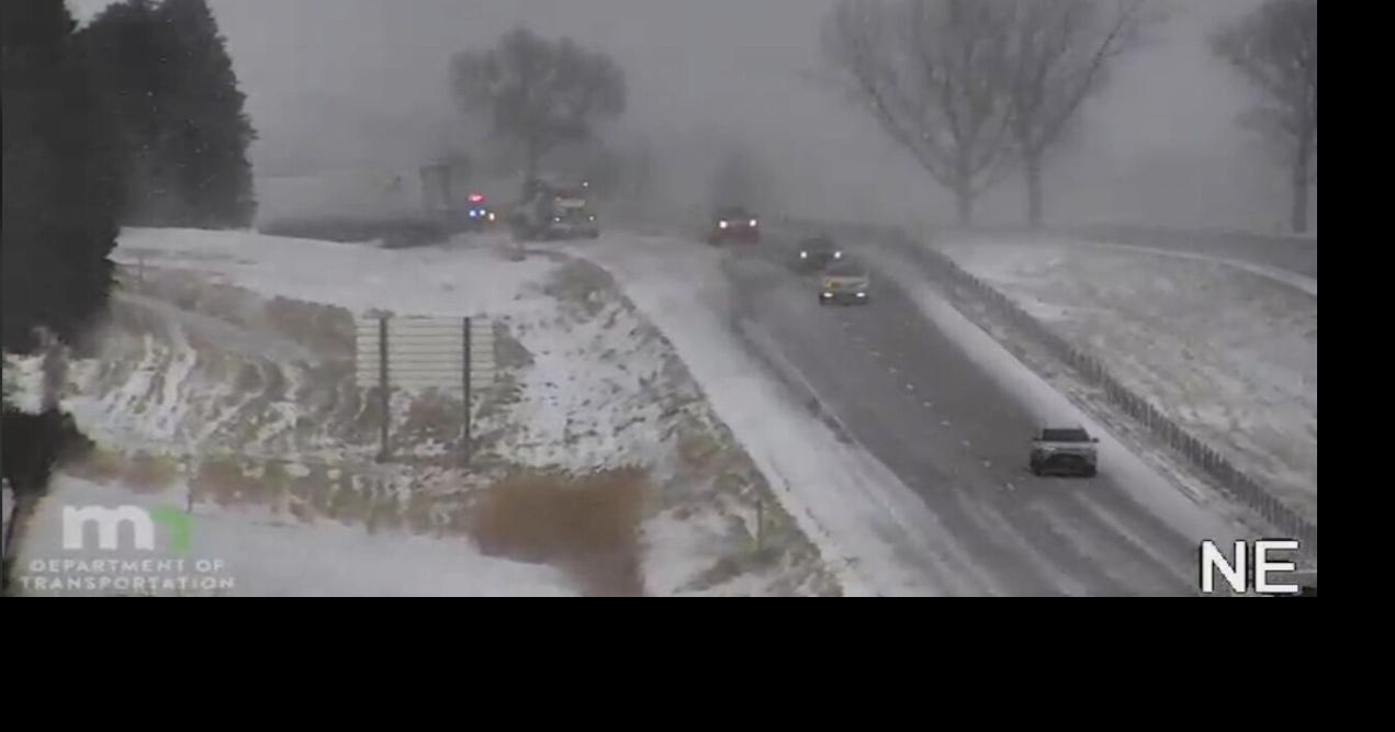 Traffic alert: Jackknifed semi slowing traffic on southbound I-35