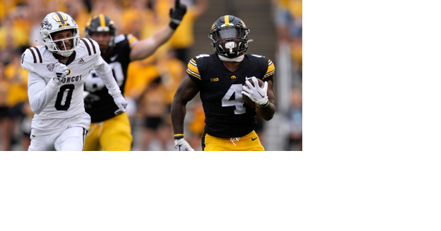 After rocky start, Hawkeyes soar over Broncos 41-10 - Vimarsana News