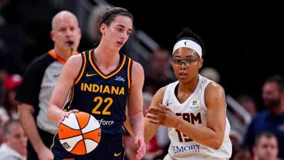 Raucous crowd roars its approval for Caitlin Clark in her home debut with  Fever, an 83-80 win | Iowa | kimt.com