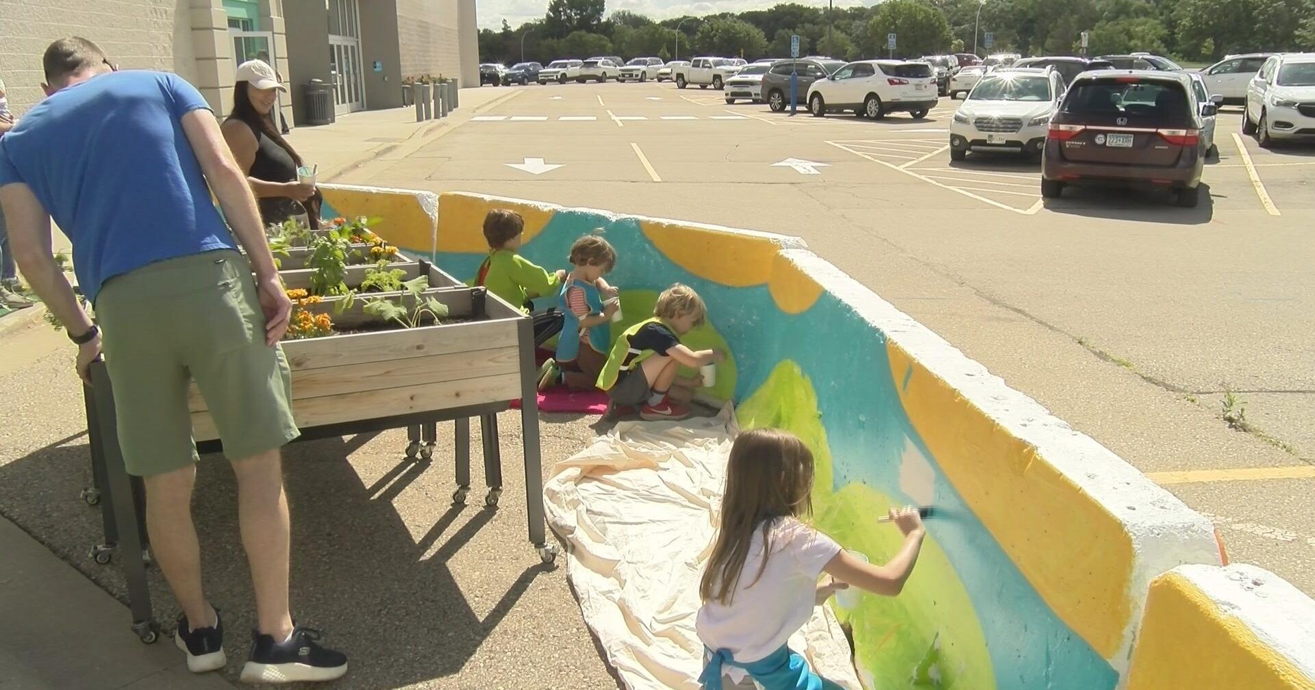 SPARK gives kids a chance to paint barricades and prepare for summer - Vimarsana News