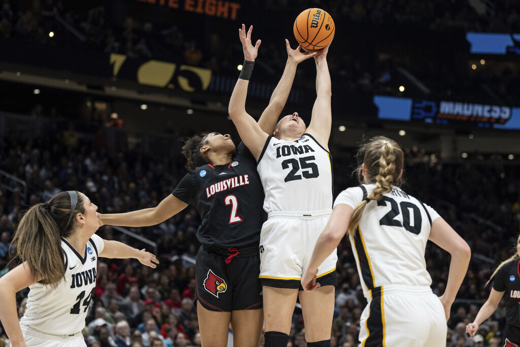 Photo Gallery: Iowa Women Reach Final 4 For First Time In 30 Years ...