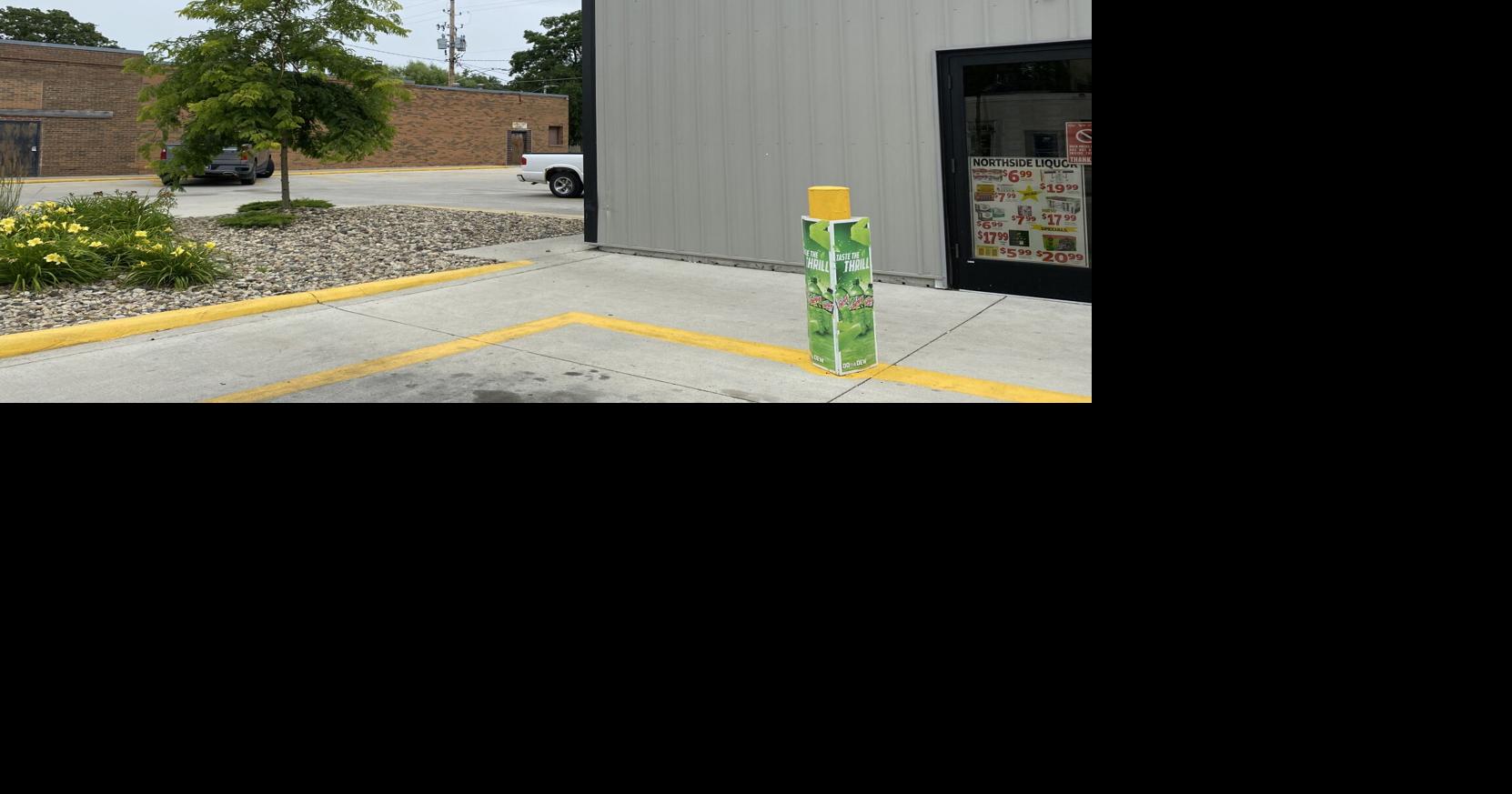 1 hospitalized, 1 arrested following stabbing on Mason City's north