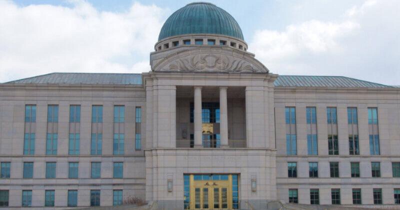 Iowa Supreme Court says a Winnebago County extortion case may move