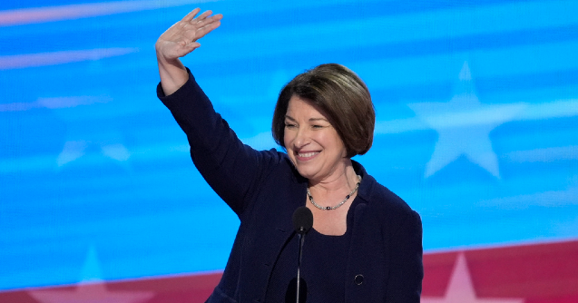Minnesota's Klobuchar backs tourism boost with Brand USA Act