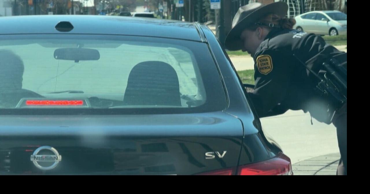 Iowa troopers crack down on drivers breaking hands-free law