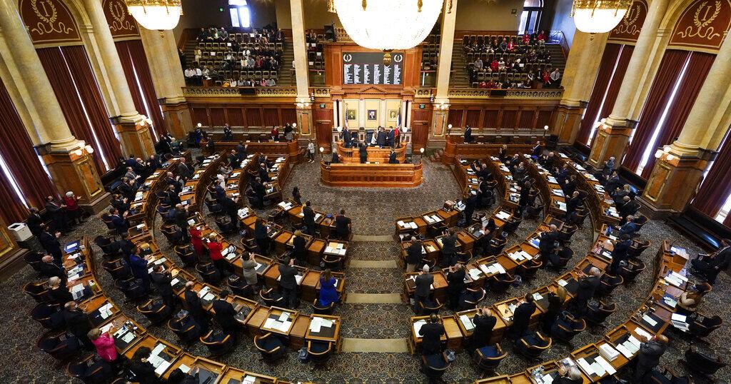 Jack Whitver steps down as Iowa Senate Majority Leader