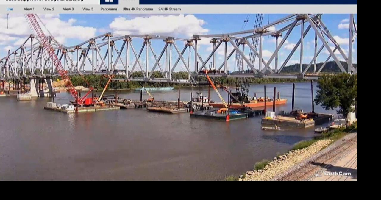 Center span installed on Lansing bridge connecting Iowa, Wisconsin