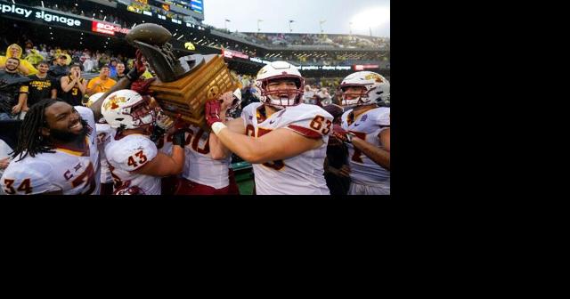 Iowa offensive futility hands CyHawk trophy to Iowa State - Vimarsana News