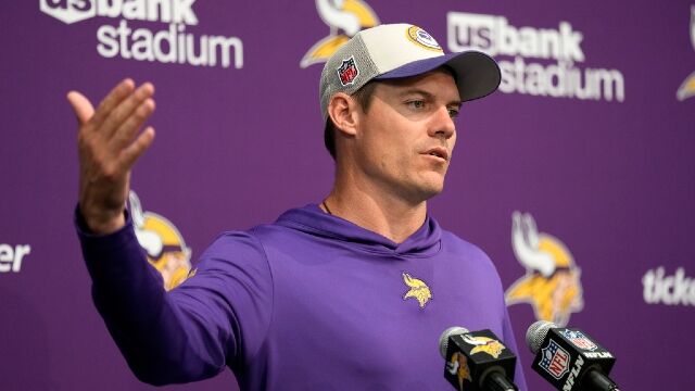 T.J. Hockenson's first practice with Minnesota Vikings 