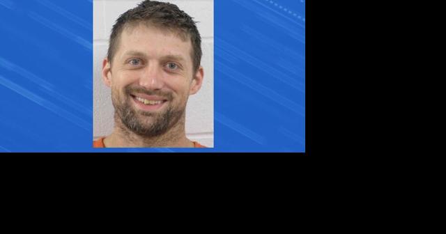 Buffalo Center man pleads guilty to burglary in Rake, harassing a woman - Vimarsana News