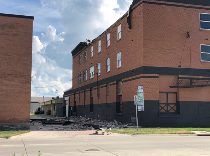 No injuries reported after partial parapet wall collapse in Mason City