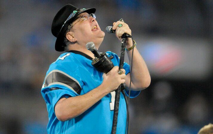 Tour Bus Carrying Group Blues Traveler Crashes In Se Minnesota Lead Singer Among The Injured Local Kimt Com