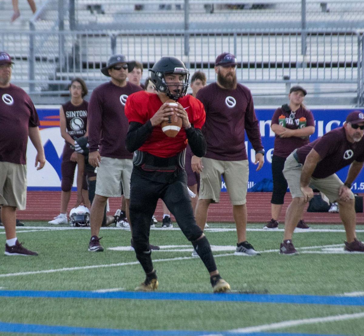 Brahmas Look Good In Sinton Scrimmage Sports Kingsvillerecord Com
